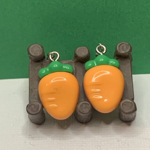 Carrot Earring, Vegetable Earring, Easter Earring, Funny Food Earring, Gift Idea - Picture 1 of 7